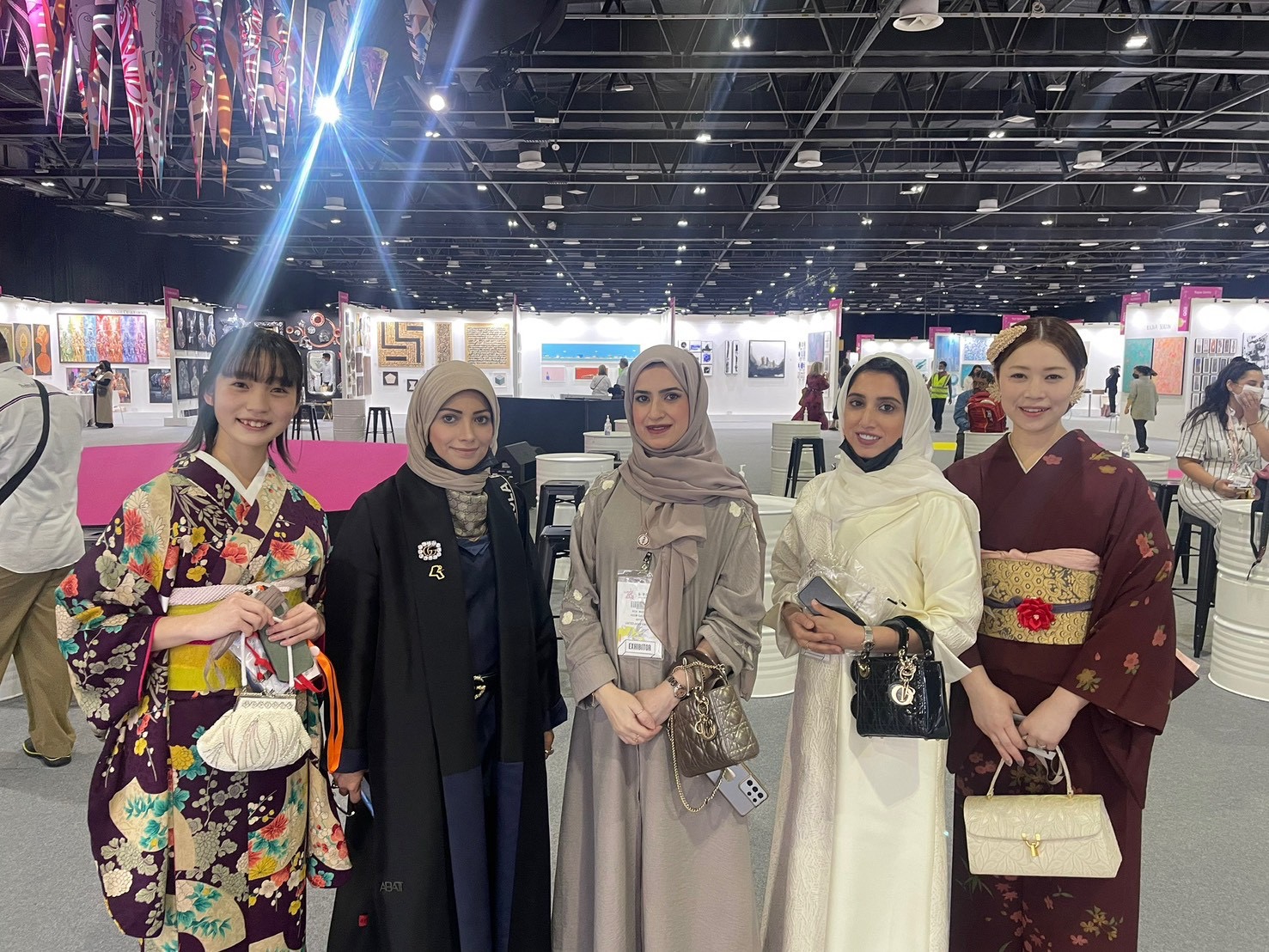 ドバイ個展の様子